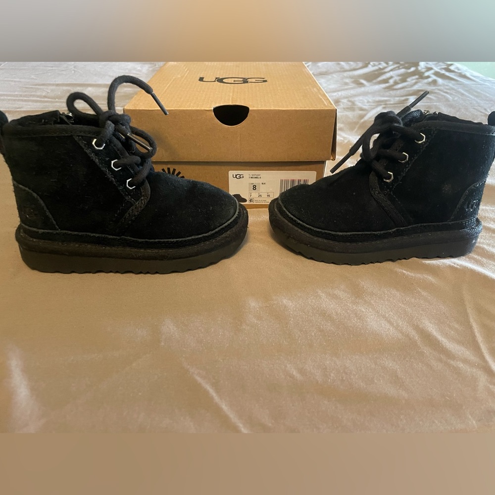 UGG Neumel